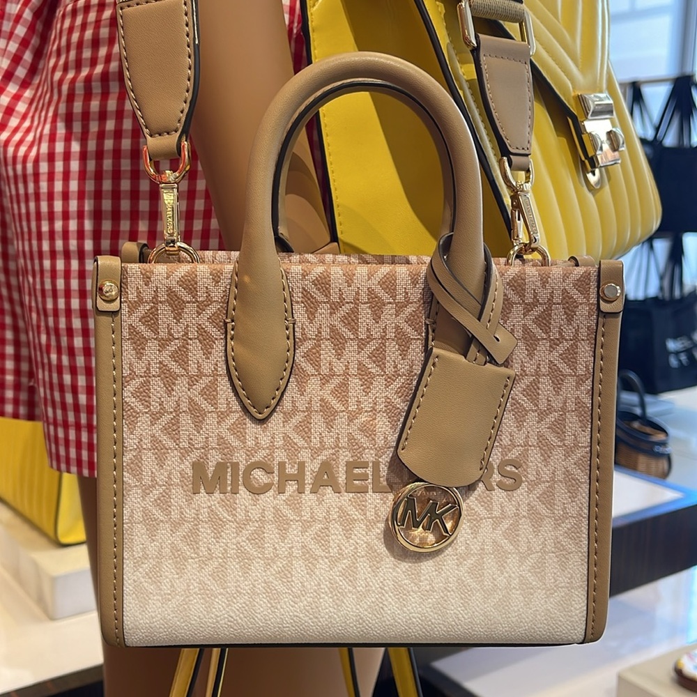 Michael Kors Mirella Extra-Small Ombré Logo Crossbody XBODY Shopper Bag
Camel - Picture 16 of 16